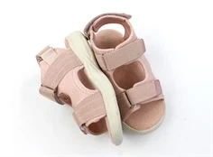 En Fant misty rose sandal med blink